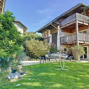 Antre Lacs Bed & Breakfast