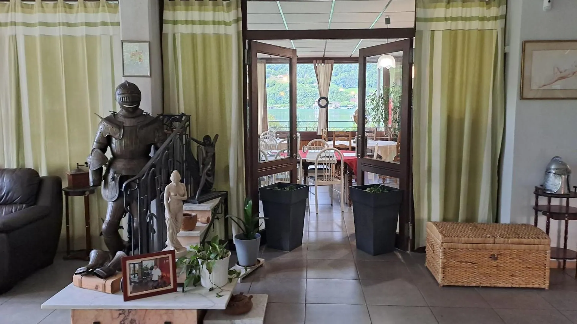 Les Sirenes Hotel Lepin-le-Lac